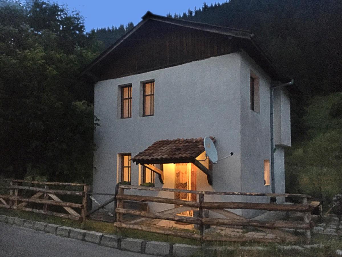 Къща Край Реката - Триград Bagian luar foto